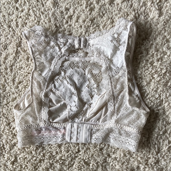 Lace bra - Picture 3 of 3